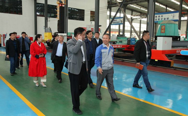 張局長指出，企業(yè)家要有三個(gè)思想支點(diǎn)