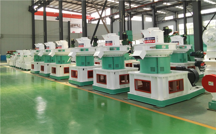 秸稈顆粒機(jī)展示圖 秸稈顆粒機(jī)展示圖