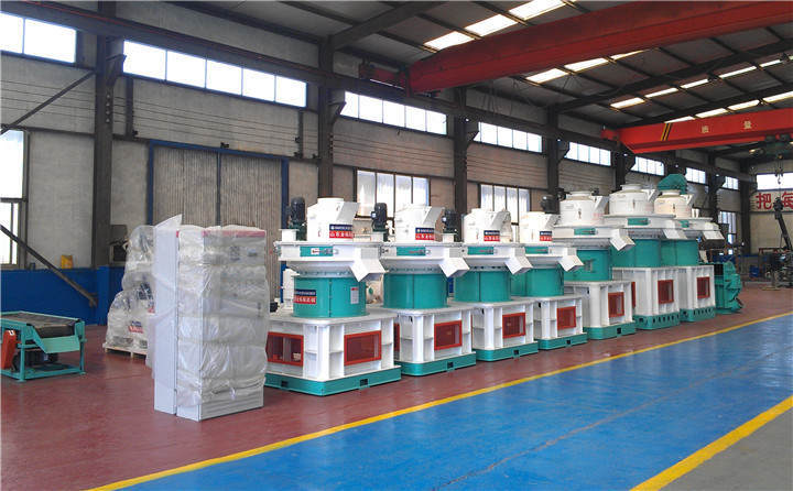 玉米秸稈顆粒機(jī)圖 玉米秸稈顆粒機(jī)圖