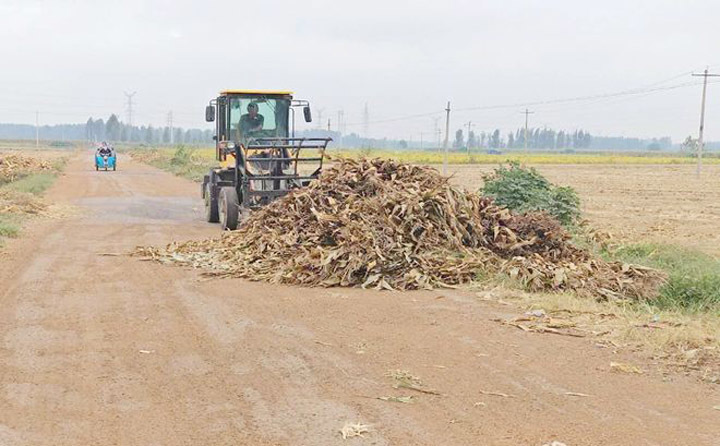 秸稈堆放路邊 秸稈堆放路邊