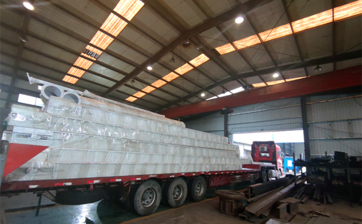 內(nèi)蒙古顆粒機(jī)生產(chǎn)線配套設(shè)備裝車完成