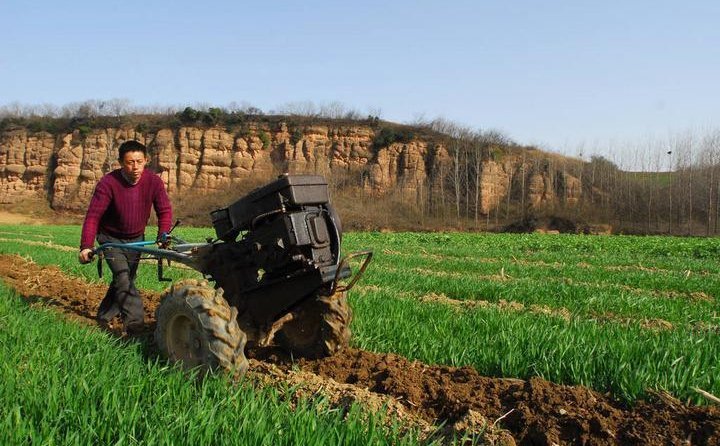 春耕農(nóng)忙時