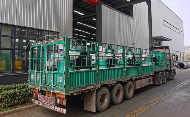 年產(chǎn)20萬(wàn)噸稻殼顆粒機(jī)生產(chǎn)線設(shè)備發(fā)往黑龍江現(xiàn)場(chǎng)