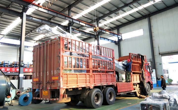 2臺(tái)660型號(hào)玉米秸稈顆粒機(jī)+生物質(zhì)取暖爐發(fā)往河南